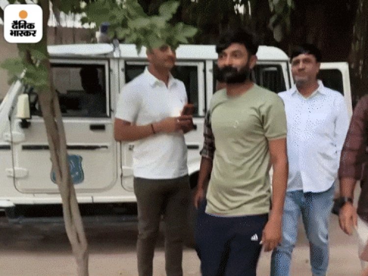 बाल तस्करी मामले में डॉक्टर समेत तीनों आरोपी रिमांड पर:पाटण में एक बच्ची को नदी किनारे दफनाया था, खुदाई में पुलिस को नमक ही मिला