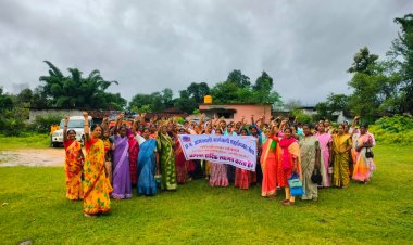 सरकार और शासन प्रशासन के खिलाफ नहीं बल्कि अपनी मांगों के समर्थन में सरकार का ध्यानाकर्षण कराने सड़कों में उतरने को तैयार आंगनबाड़ी कार्यकर्तायें और सहायिकायें,संयुक्त मंच के आह्वाहन पर होगा एकदिवसीय हल्ला बोल, दोकडा परियोजना में बैठक हुई आयोजित बनी रणनीति