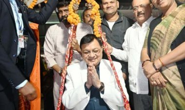 कोसाबाड़ी के सब्जी विके्रताओं ने उद्योग मंत्री व महापौर को तौला सब्जी व फल से, वेडिंग जोन की सौगात पर जताया आभार…