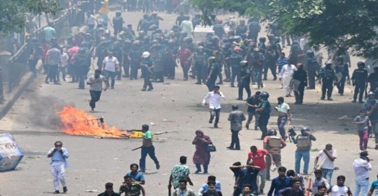 शेख हसीना की मौत की सजा के बाद ढाका में भड़की हिंसा, सड़कों पर उतरे लोग