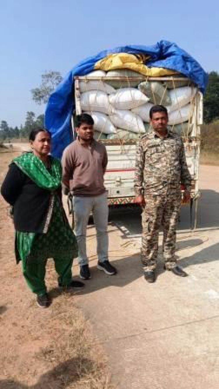 जशपुर राजस्व टीम ने 60 बोरी अवैध धान जप्त किया