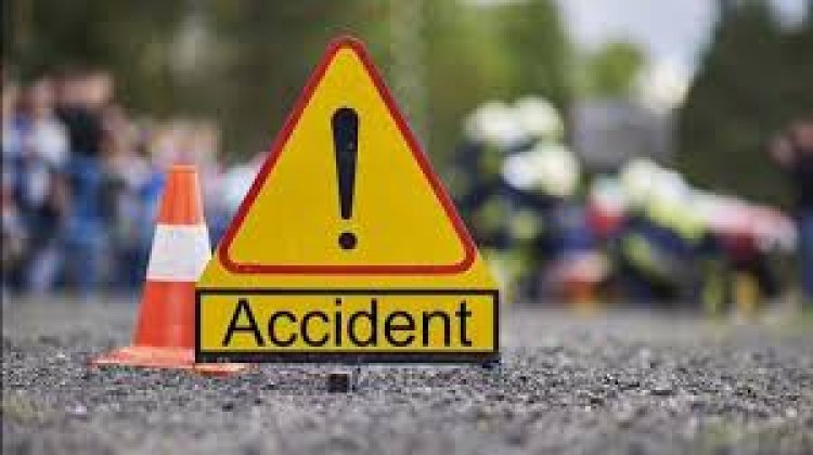 Accident : फिल्म देख लौट रहें 6 लोगों की सड़क हादसे में मौत, स्कॉर्पियो खड़े ट्रक से टकराई