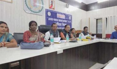 जिला पंचायत शिक्षा समिति की समीक्षा बैठक में शिक्षा से संबंधित विभिन्न विषयों पर हुई चर्चा