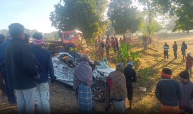 Big Accident : छत्तीसगढ़ में 5 की मौत; तेज रफ्तार कार और ट्रेलर की जोरदार भिड़ंत
