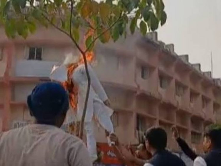 जमीन गाइडलाइन दर वृद्धि…AAP ने फूंका वित्तमंत्री का पुतला