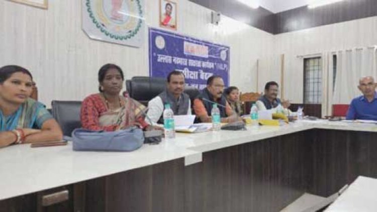 जिला पंचायत शिक्षा समिति की समीक्षा बैठक में शिक्षा से संबंधित विभिन्न विषयों पर हुई चर्चा