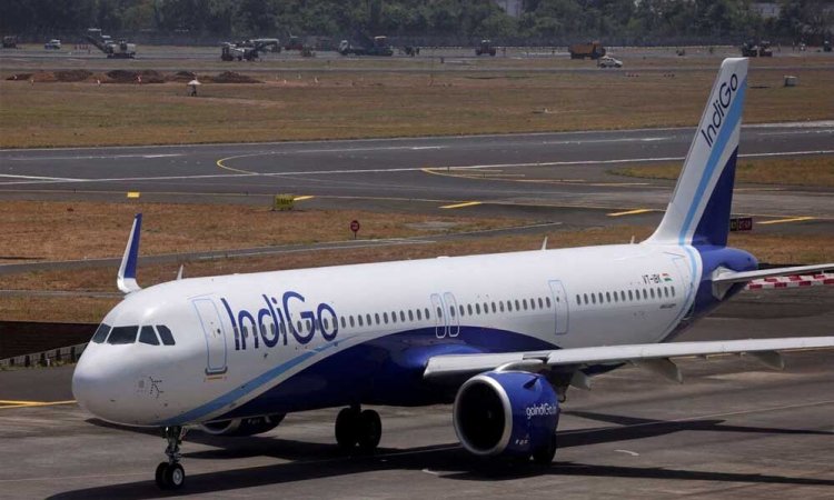 DGCA की सख्ती का असर: IndiGo ने रद्द की 550 उड़ानें, एयरलाइन ने जारी की माफ़ी