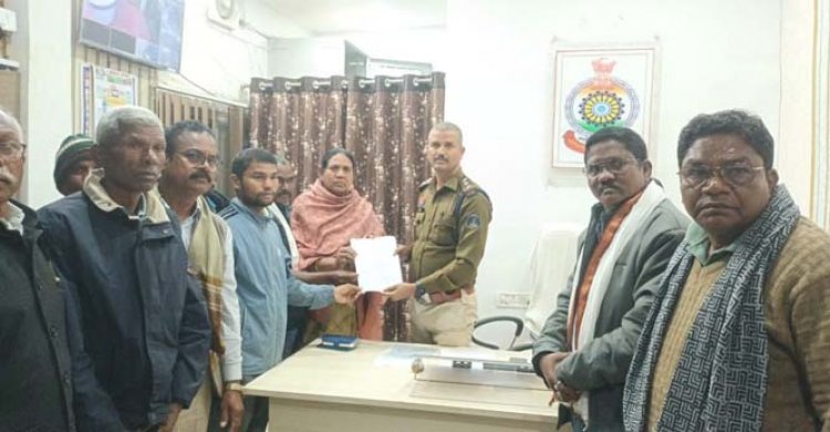 आदिवासी समाज के पूर्व जिला अध्यक्ष जीवन की जेल में संदिग्ध मौत की जांच के लिए साैंपा ज्ञापन