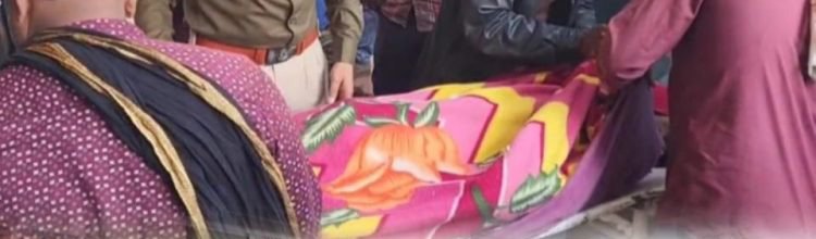 कार की टक्कर से सहायक शिक्षक की मौत, दो बच्चे घायल