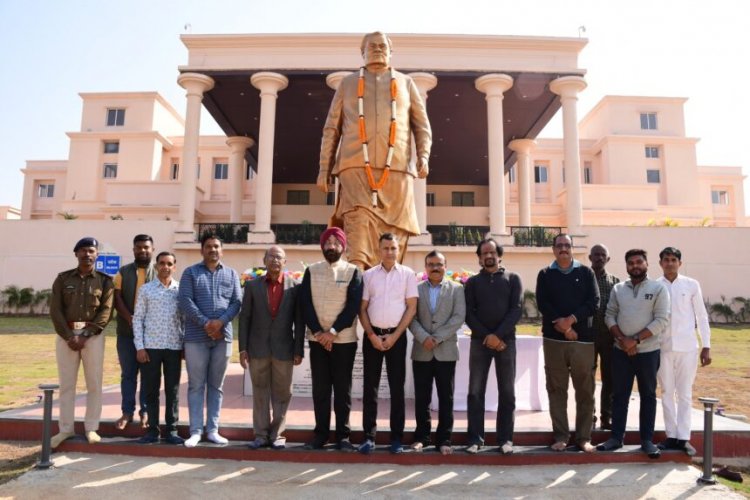 पूर्व प्रधानमंत्री अटल बिहारी वाजपेयी की जयंती पर विधानसभा में दी गई श्रद्धांजलि