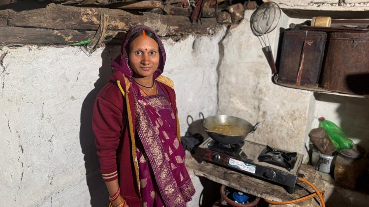 मुंगेली के पूनम और बबीता को मिला गैस कनेक्शन, धुएँ से मिली मुक्ति