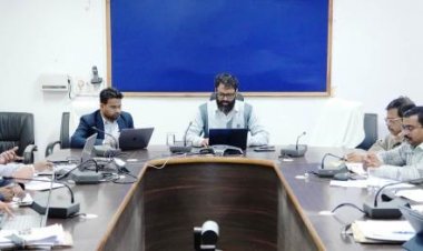 कलेक्टर ने सभी पात्र व्यक्तियों का ई श्रम कार्ड पंजीयन करने के दिए निर्देश