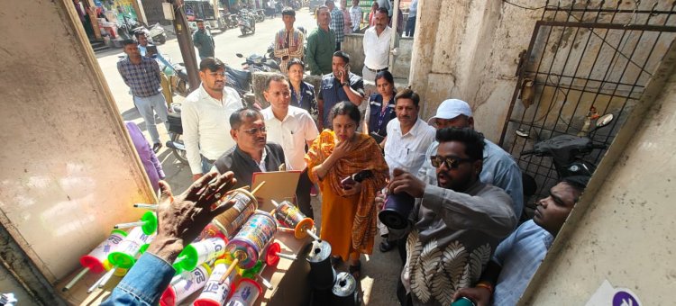 बूढ़ापारा में 110, सत्ती बाजार में 55 प्रतिबंधित चाइनीज माझा जप्त