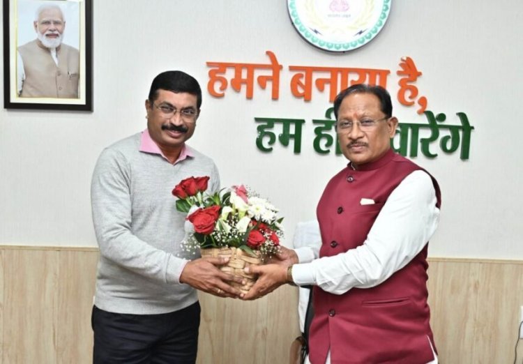 मुख्यमंत्री साय के नवनियुक्त सलाहकार आर. कृष्णा दास को केबिनेट मंत्री का दर्जा, सीएम ने नए दायित्वों के लिए दी बधाई