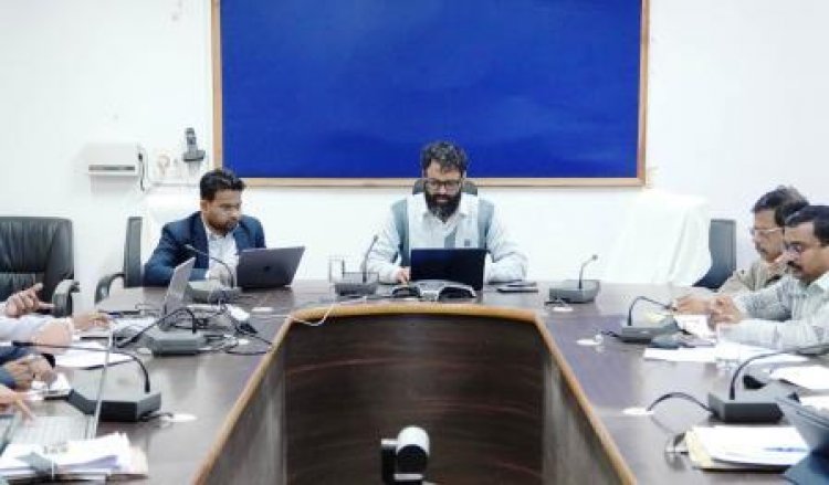 कलेक्टर ने सभी पात्र व्यक्तियों का ई श्रम कार्ड पंजीयन करने के दिए निर्देश