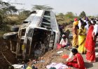 छत्तीसगढ़ में बड़ा सड़क हादसा : मुख्यमंत्री कन्या विवाह के 54 जोड़ों से भरी बस पलटी, मची चीख-पुकार