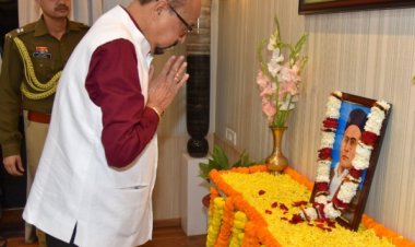 राज्यपाल डेका ने वीर विनायक दामोदर सावरकर को श्रद्धांजलि दी