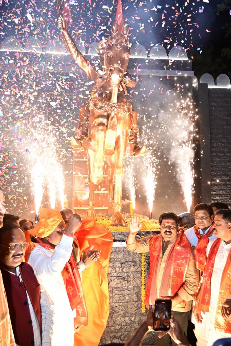 उप मुख्यमंत्री विजय शर्मा ने छत्रपति शिवाजी के प्रतिमा का किया लोकार्पण….
