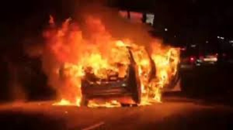 CG – यूथ कांग्रेस नेता के घर के बाहर खड़ी दो कारों में लगी भीषण आग, जताई जा रही ये आशंका