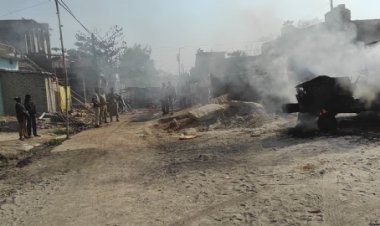 सक्ती के बसंतपुर गोरखापाली में हिंसा, ट्रैक्टर-पिकअप और बाइक में लगाई आग