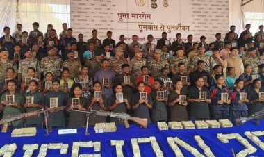 बस्तर में 108 माओवादियों ने किया आत्मसमर्पण, 101 हथियार, 3.61 करोड़ नकद और सोना बरामद