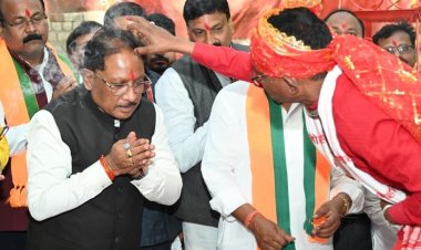 मुख्यमंत्री ने कुदरगढ़ी माता मंदिर में पूजा-अर्चना कर की प्रदेशवासियों की सुख-समृद्धि की कामना