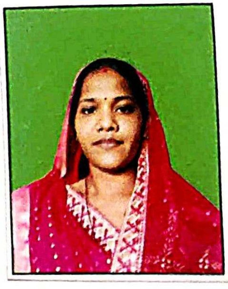 महतारी वंदन योजना की राशि से गीता मरावी ने खरीदी सिलाई मशीन, प्रतिमाह कमा रही 3 हजार