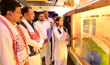 इसरो की स्पेस ऑन व्हील्स से जशपुर में विज्ञान की नई उड़ान : मुख्यमंत्री साय ने चलित अंतरिक्ष गाड़ी का किया अवलोकन,जिले के 10 हजार से अधिक विद्यार्थियों को मिलेगा लाभ