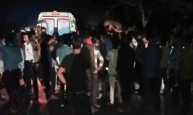 भीषण सड़क हादसा: ट्रक की टक्कर से दो युवकों की मौत, NH-930 पर चक्काजाम