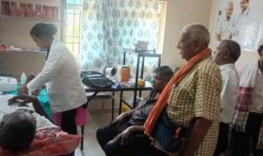 सियान गुड़ी बना वरिष्ठ नागरिकों के लिए संपूर्ण सेवा केंद्र : स्वास्थ्य जांच तक एक ही छत के नीचे सुविधा