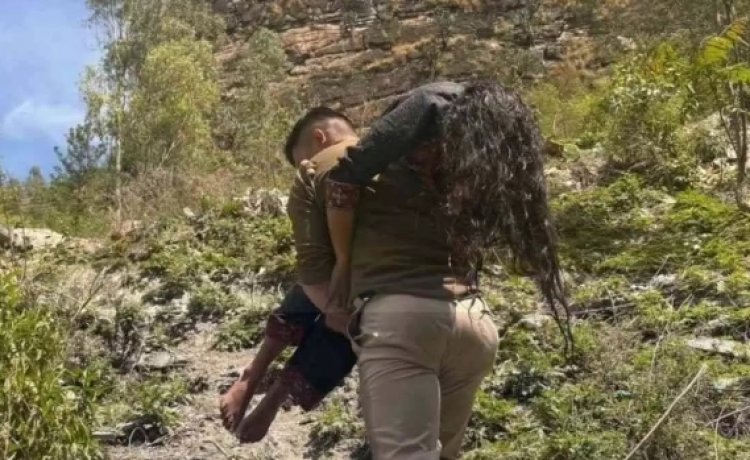 पुलिस जवान ने उफनती नदी में कूदकर बचाई महिला की जान