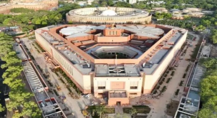 संसद विशेष सत्र में 3 बड़े बिल पेश, महिला आरक्षण से लेकर सीट बढ़ोतरी तक—आज तय होगी राजनीतिक दिशा…