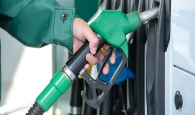 Diesel-Petrol Price: पेट्रोल-डीजल हुआ सस्ता, भारत के इस पड़ोसी देश ने घटा दिए तेल के दाम, जानें नईं कीमतें