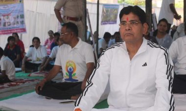 छत्तीसगढ़ महतारी और भगवान धनवंतरि की वंदना से सारंगढ़ में योग दिवस का शंखनाद