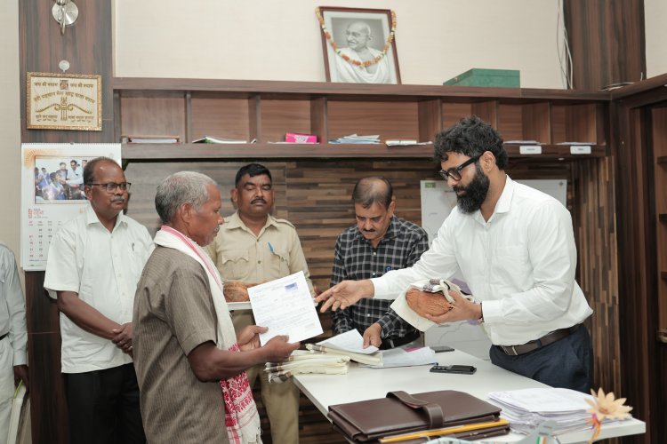 जशपुर जिले में प्रशासन की संवेदनशील पहल बनी मिसाल,सेवानिवृत्ति के दिन ही मिला पेंशन आदेश: जशपुर में 9 कर्मचारियों को कलेक्टर ने किया सम्मानित