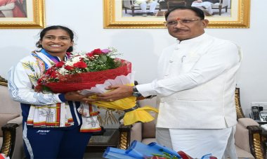 राष्ट्रमंडल खेलों की रजत पदक विजेता ज्ञानेश्वरी यादव का मुख्यमंत्री निवास में भव्य स्वागत