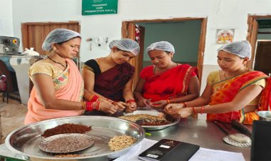 महुआ ने बदली महिलाओं की जिंदगी, वन धन योजना से मिली आत्मनिर्भरता की नई पहचान