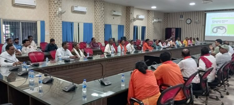 बस्तर में बदली तस्वीर: मलेरिया के खिलाफ जंग में बड़ी जीत, 10 साल में 83% घटे मामले अब सिर्फ दवा नहीं, बदली गांवों की सोच और आदतें—मच्छरदानी, समय पर जांच और इलाज बना बचाव का मंत्र