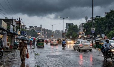 Today Weather update : राजधानी समेत कई जिलों में बारिश का अलर्ट, 50 KM की रफ्तार से चलेंगी हवाएं