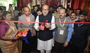 विचारों को उद्यम में बदलने का साहस रखें युवा - डेका