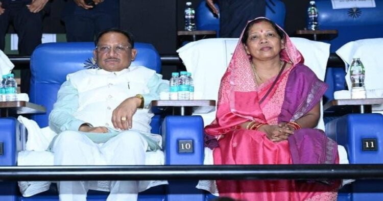 राज्यपाल रमेन डेका, मुख्यमंत्री विष्णु देव साय और विधानसभा अध्यक्ष डॉ. रमन सिंह ने सपरिवार देखी फिल्म ‘हनुमान अंश’