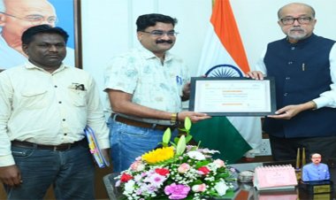 राज्यपाल से गेड़ी नर्तक अनिल गढ़ेवाल ने की भेंट