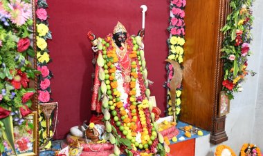 मुख्यमंत्री विष्णु देव साय ने मां काली और मां दुर्गा की पूजा-अर्चना कर प्रदेश की सुख-समृद्धि की कामना की