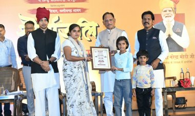 अमर शहीदों के सर्वोच्च बलिदान से बस्तर में शांति की नई सुबह, वीर जवानों का त्याग सदैव रहेगा स्मरणीय : मुख्यमंत्री  विष्णु देव साय