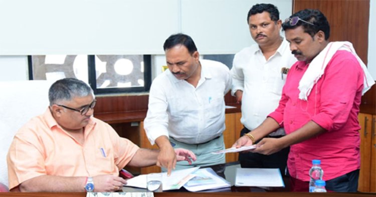 मंत्री अग्रवाल ने विभिन्न क्षेत्रों से पहुंचे नागरिकों की सुनी समस्याएं और सुझाव, अधिकारियों को दिए त्वरित समाधान के निर्देश
