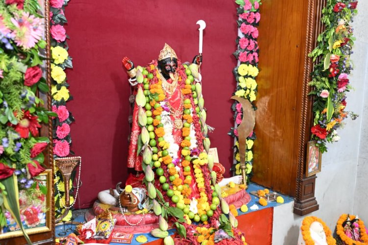 मुख्यमंत्री विष्णु देव साय ने मां काली और मां दुर्गा की पूजा-अर्चना कर प्रदेश की सुख-समृद्धि की कामना की